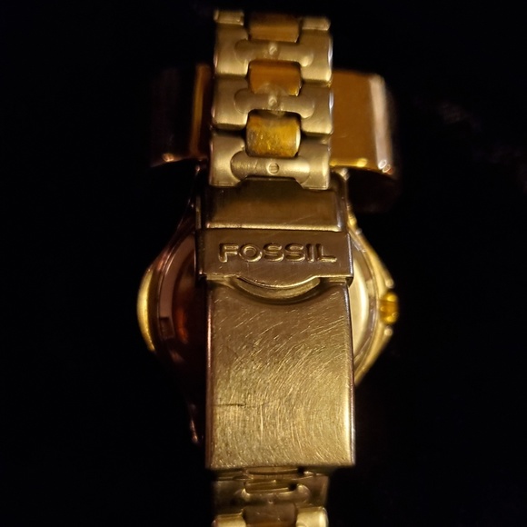💜Fossil Watch - Picture 2 of 3